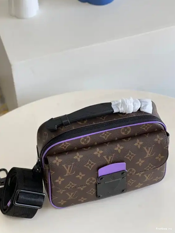 First bag ru MESSENGER LOCK LOUIS VUITTON S 0706